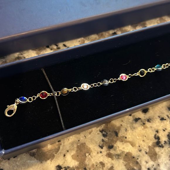 TAYLOR SWIFT BEJEWELED BRACELET - Picture 6 of 8